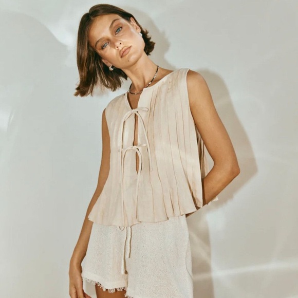 VGR GRL Valeria Linen Top Oatmeal Beige Sleeveless Blouse - Picture 1 of 11